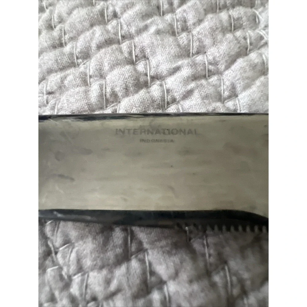 International INS330 18/10 Dinner Knife‎